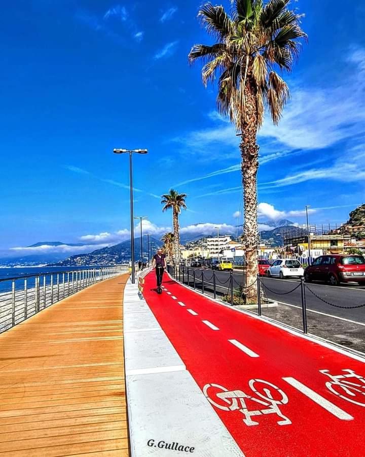 Apartmán Casa Fronte Mare Ventimiglia Exteriér fotografie
