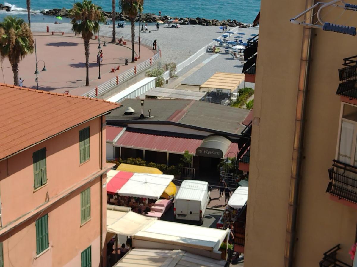 Apartmán Casa Fronte Mare Ventimiglia Exteriér fotografie